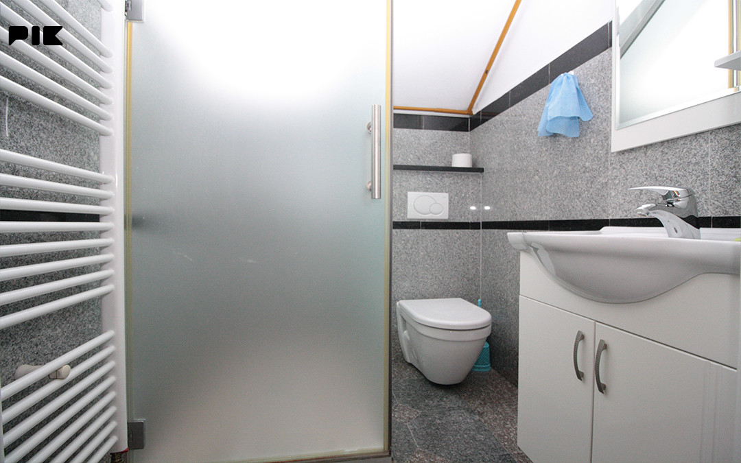 IZDAJE SE GRADSKA VILA 484 m2 - DVIJE STAMBENE JEDINICE  SARAJEVO 22