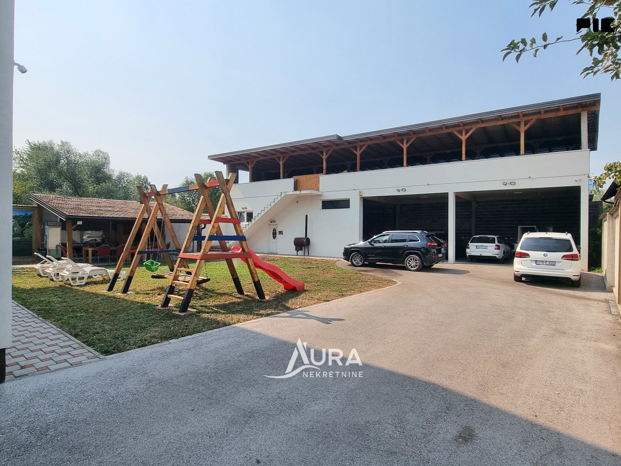 AURA/ Nova Vila sa 19 soba / Investicijska nekretnina 9