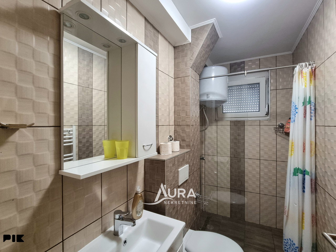 AURA/ Nova Vila sa 19 soba / Investicijska nekretnina 13