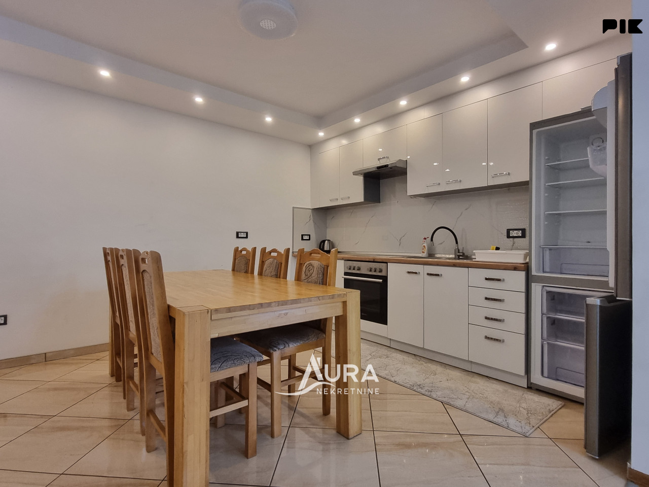 AURA/ Nova Vila sa 19 soba / Investicijska nekretnina 18