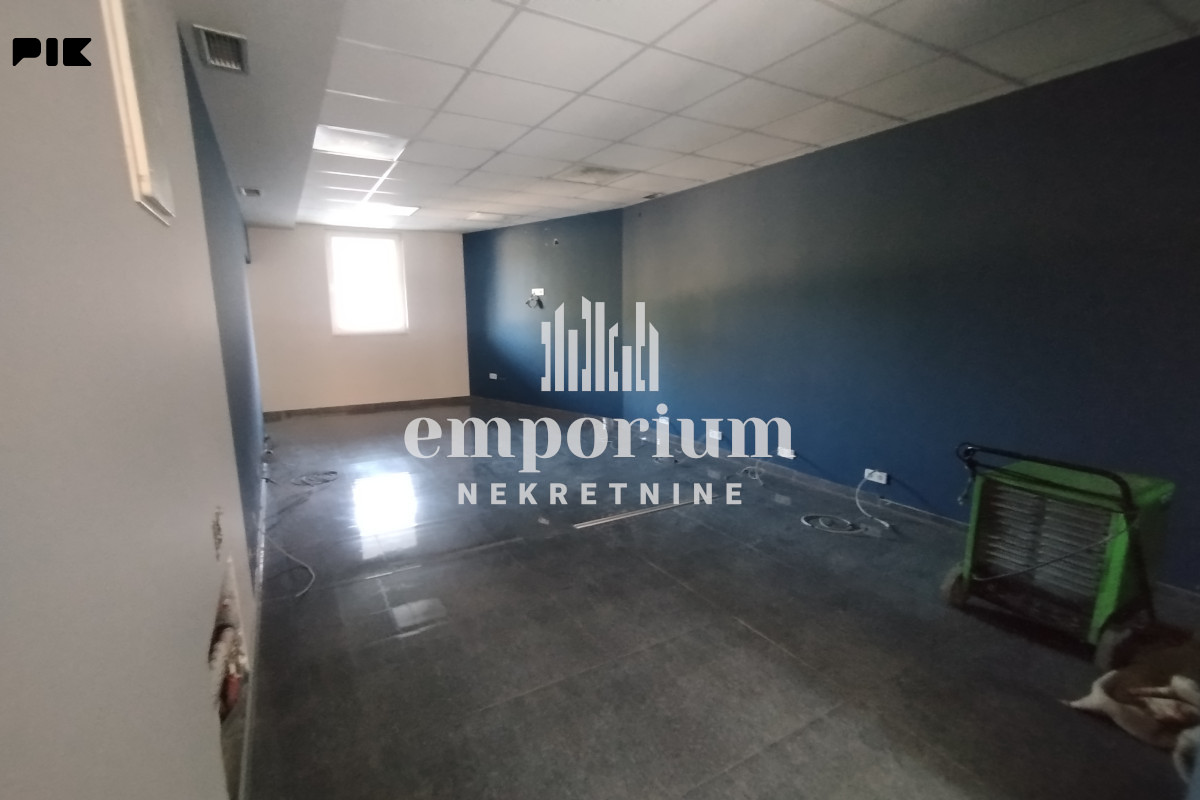 Poslovni prostor 120m2 u prizemlju ID:228/IP 6