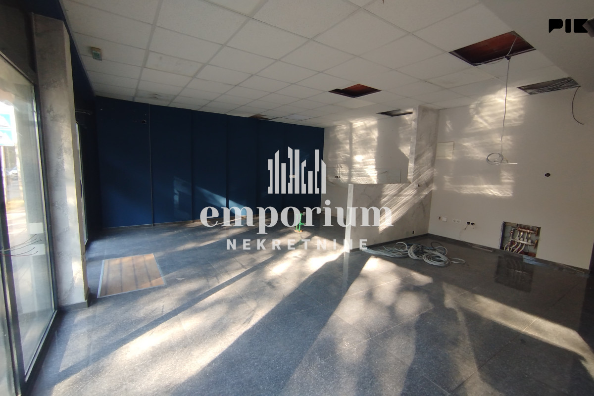 Poslovni prostor 120m2 u prizemlju ID:228/IP 2