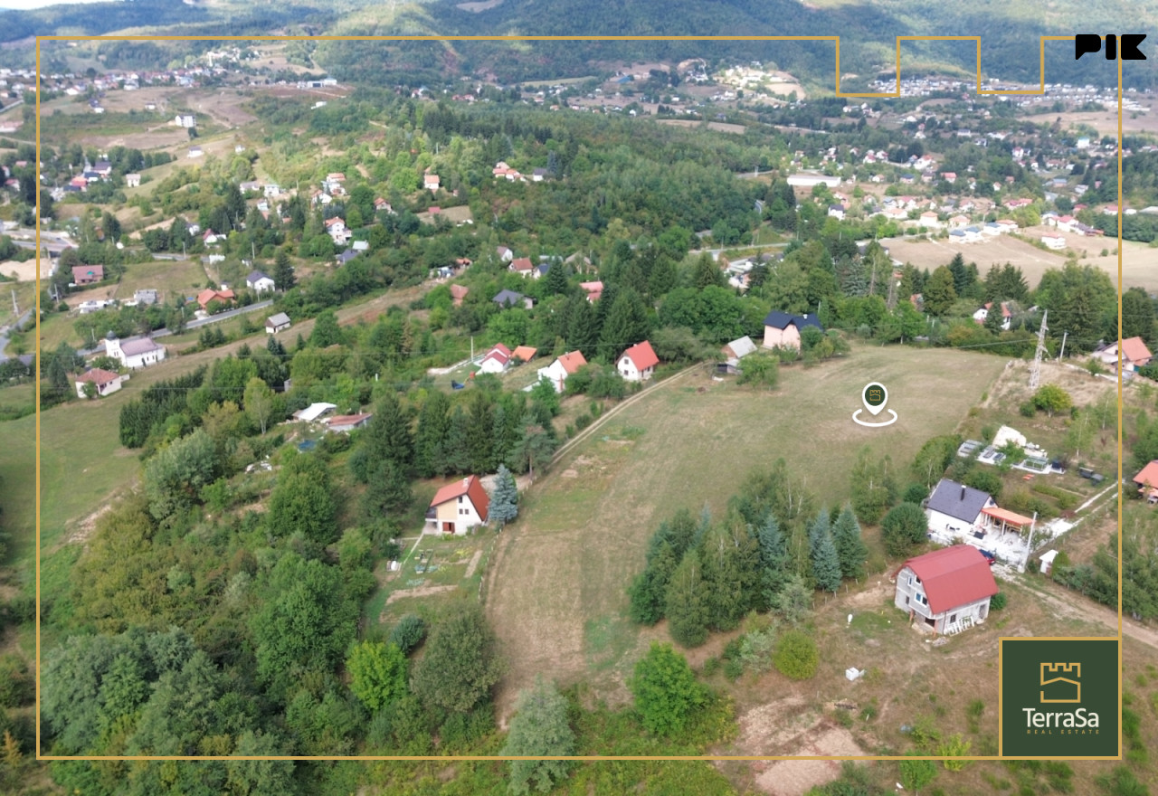 Grahđevinsko zemljišta  5873 m2/ Kazina Bara/ Pazarić/ Hadžići 5
