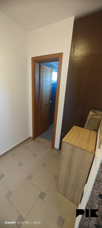 Stan Tešanj zvati na 061 766 786 5