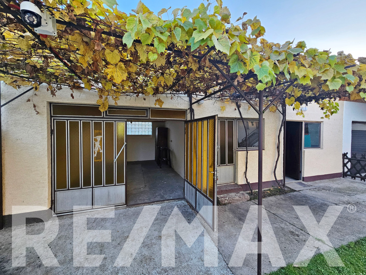 Renovirana kuća 140m2 u centru | Brod 9
