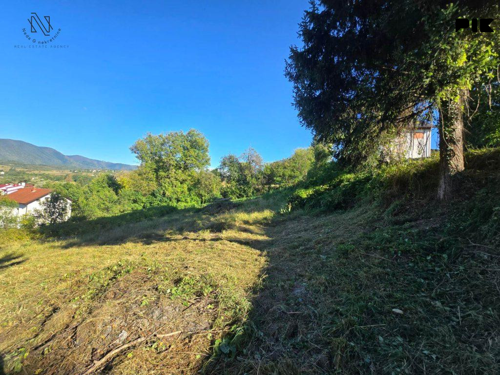 Šipovo, kuća u gradu sa velikom okućnicom 13