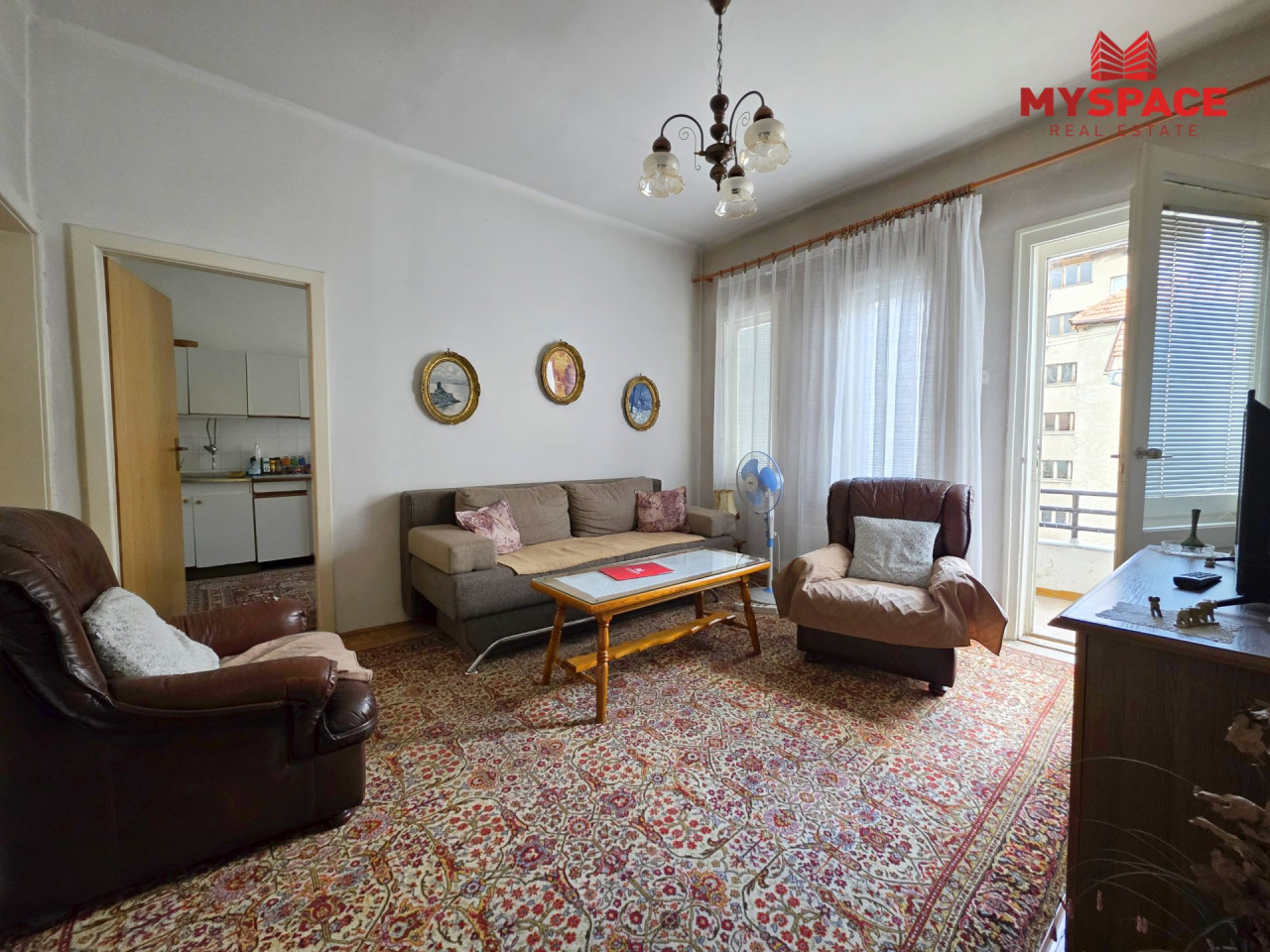 MY SPACE/ Stan sa garazom/ Kovacici/ Emerika Bluma/ 69 m2