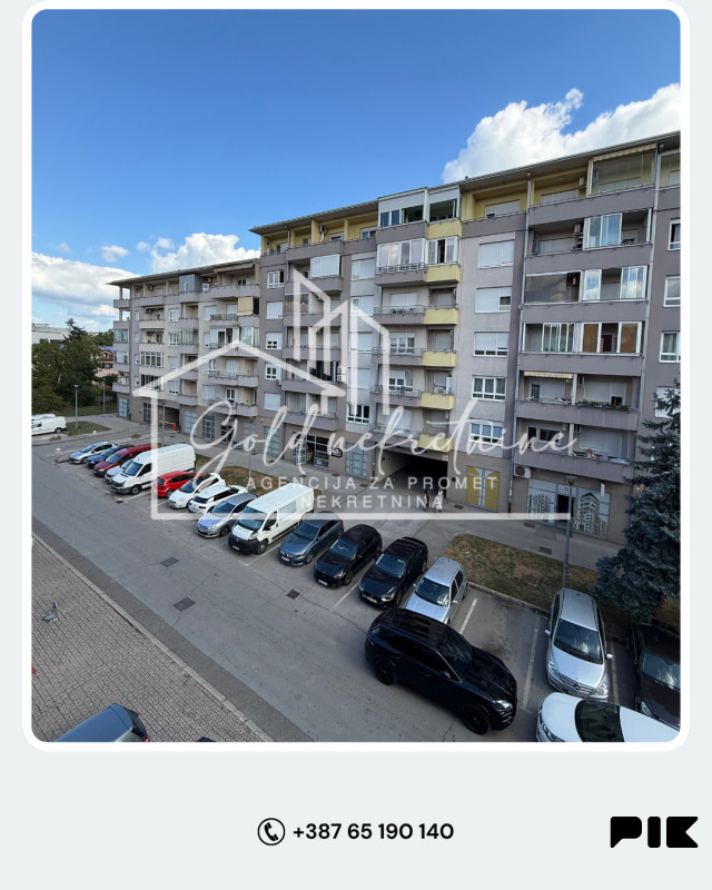 Na prodaju četverosoban stan sa dodatnom pogodnosti, Nova Varoš 17
