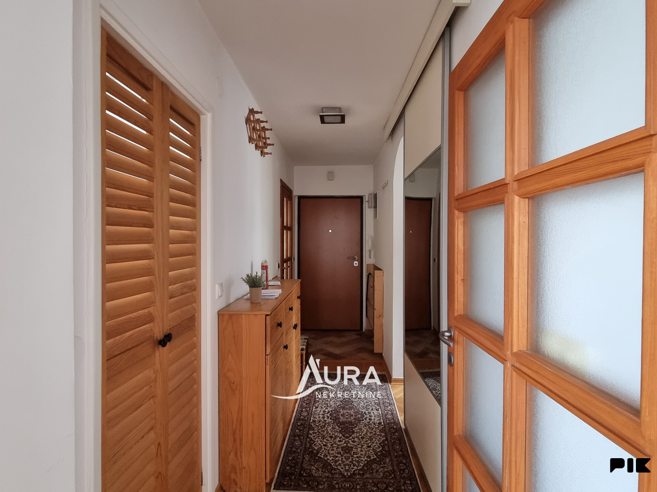 AURA/ Namješten stan / Mejtaš, Centar 2
