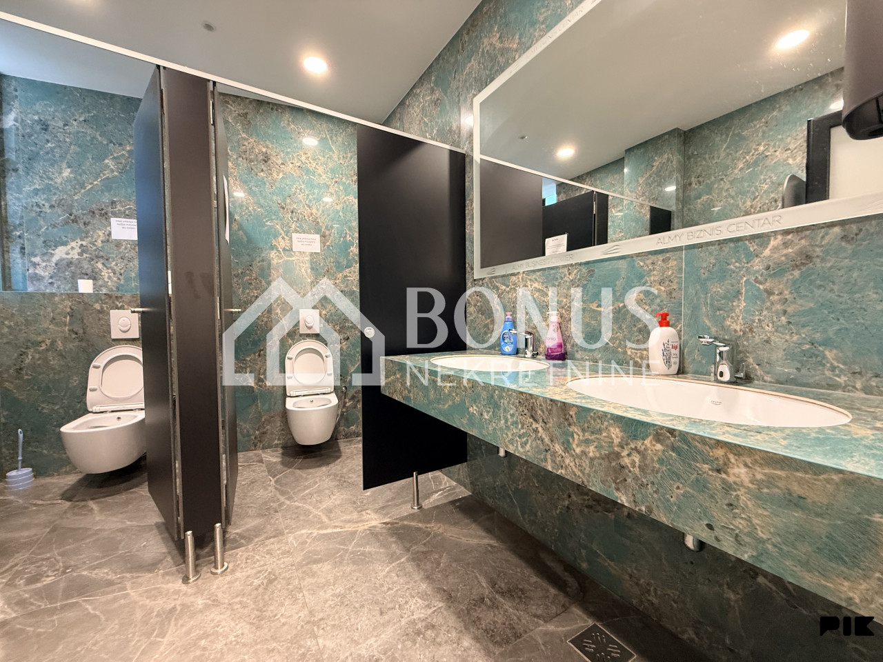 NOVO - Poslovni prostor 29,42 m2 - ABC kompleks - TOP 4