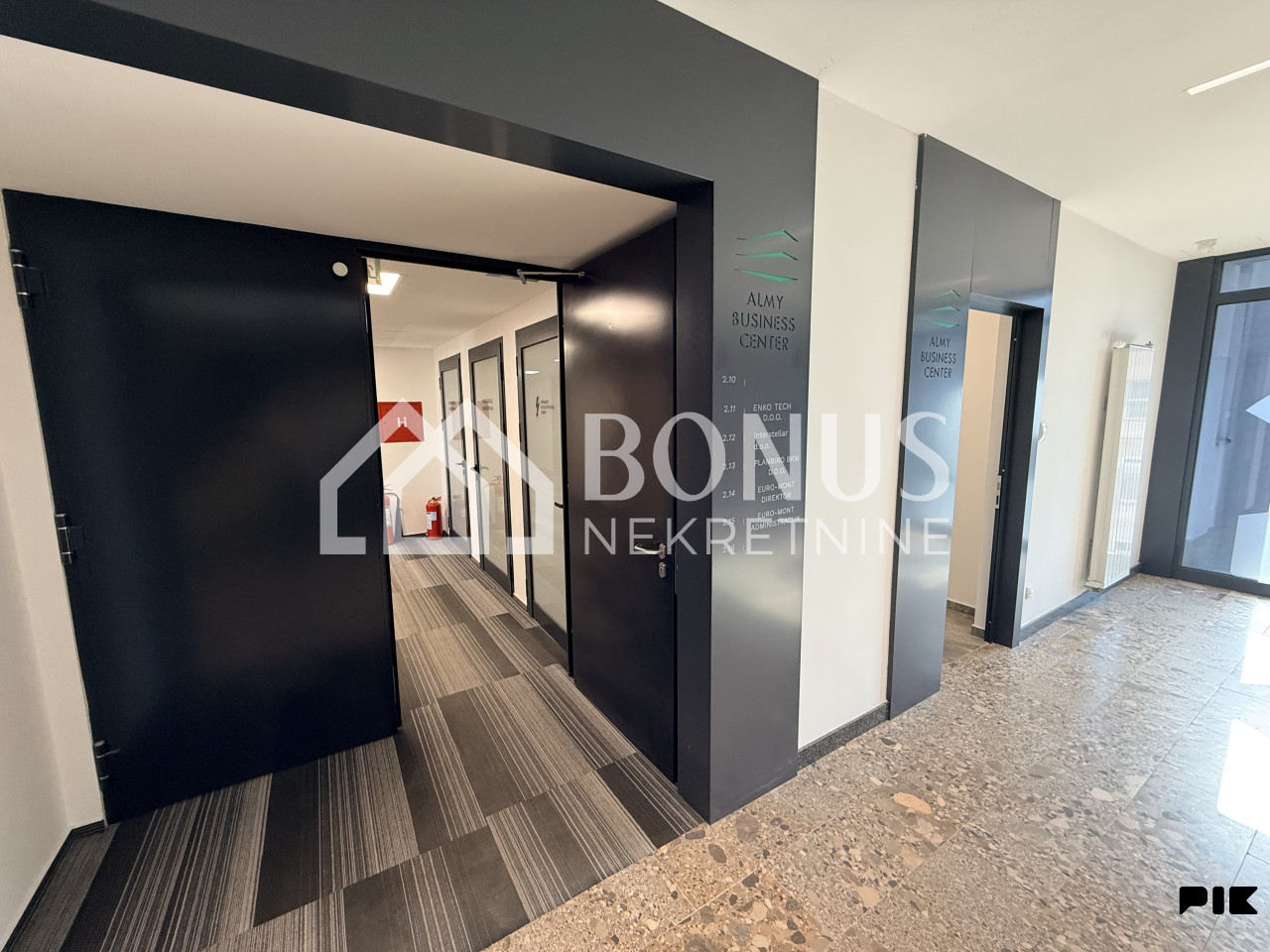 NOVO - Poslovni prostor 29,42 m2 - ABC kompleks - TOP 6