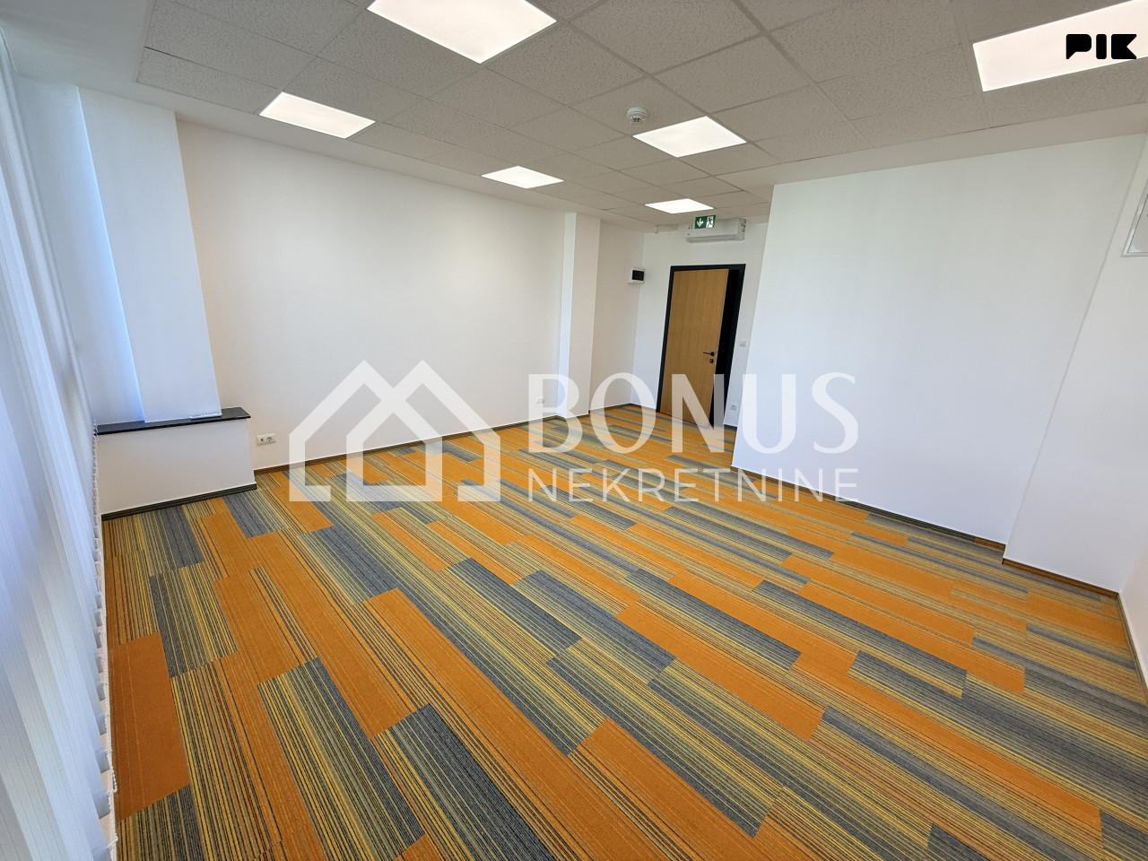 NOVO - Poslovni prostor 29,42 m2 - ABC kompleks - TOP 8