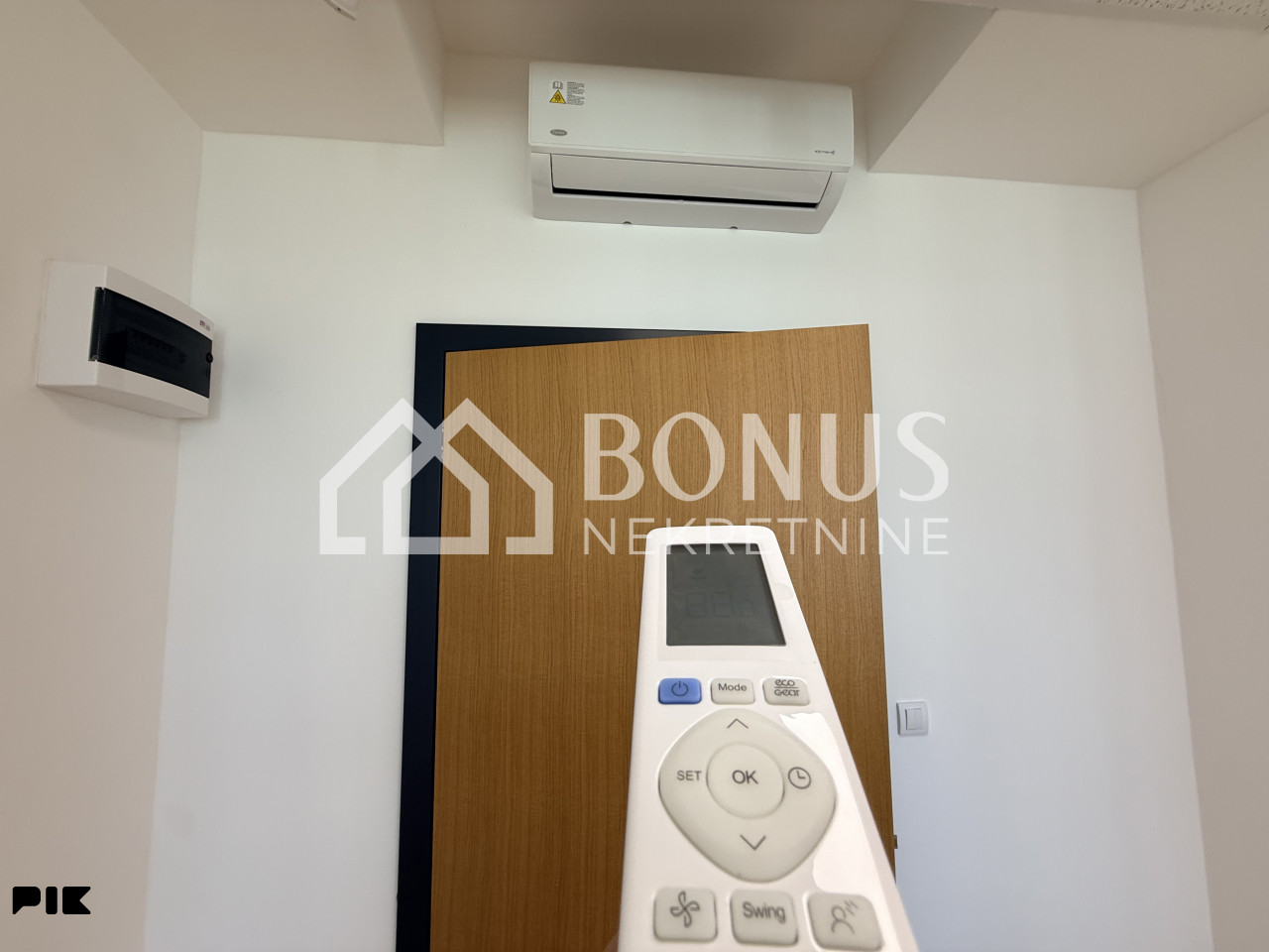 NOVO - Poslovni prostor 29,42 m2 - ABC kompleks - TOP 11