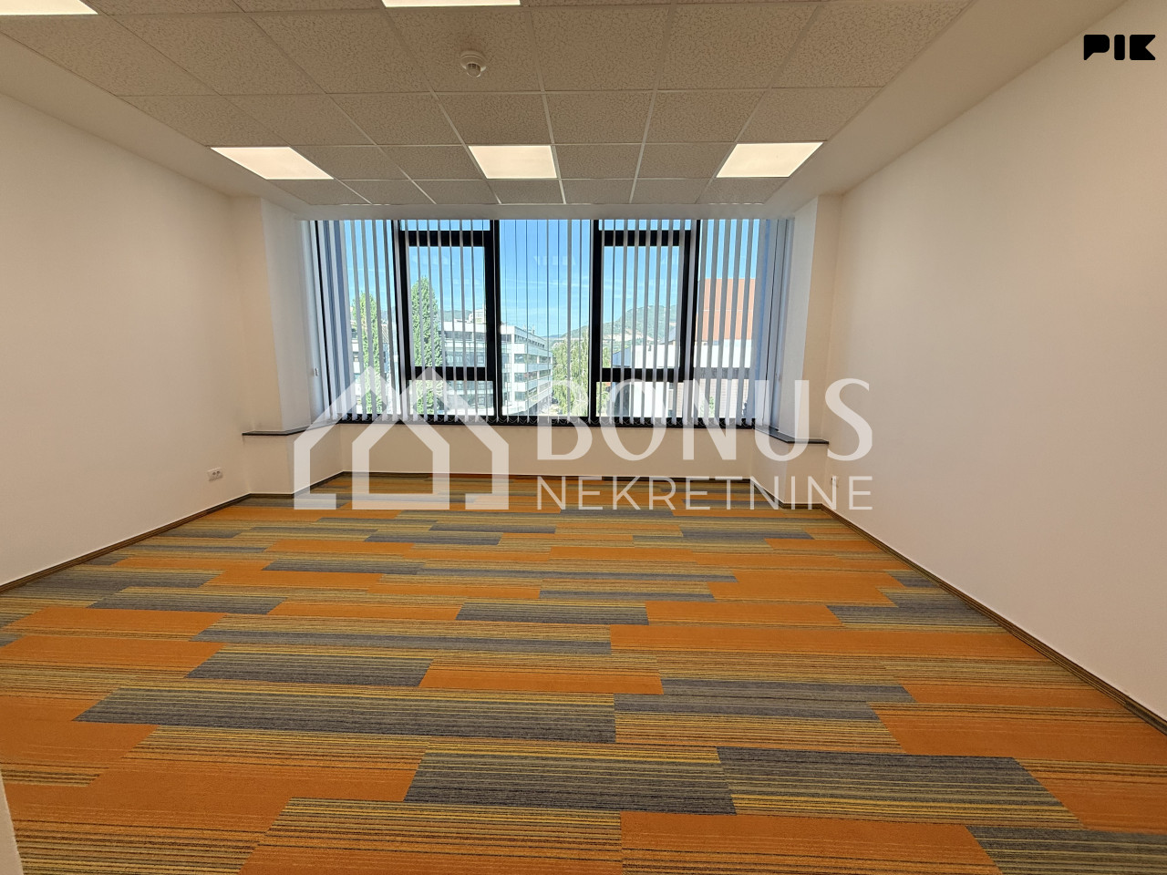 NOVO - Poslovni prostor 29,42 m2 - ABC kompleks - TOP 15