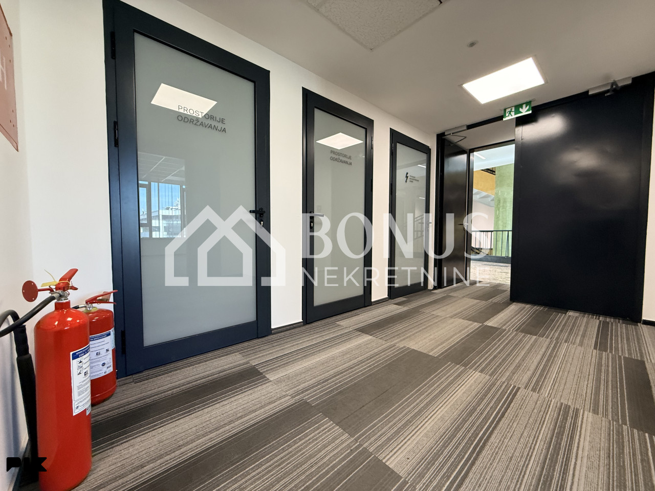 NOVO - Poslovni prostor 29,42 m2 - ABC kompleks - TOP 17