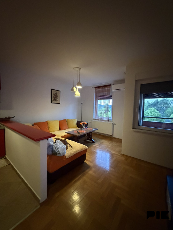Garsonjera 35m2 - naselje Rosulje 4