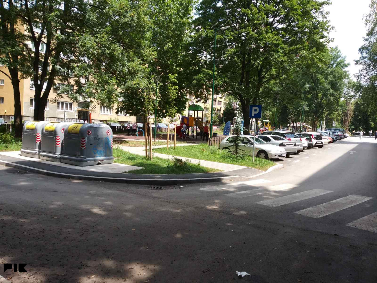 Trosoban renoviran stan Grbavica 52(56)kv,spr.5. lift 9
