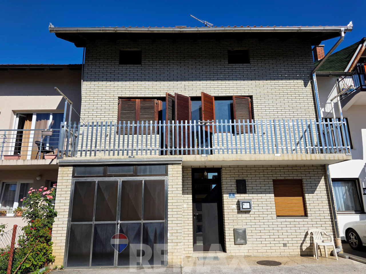 Porodična kuća 220m2 na Petrićevcu,pomoćni objekat,plac 283m2 photo 2