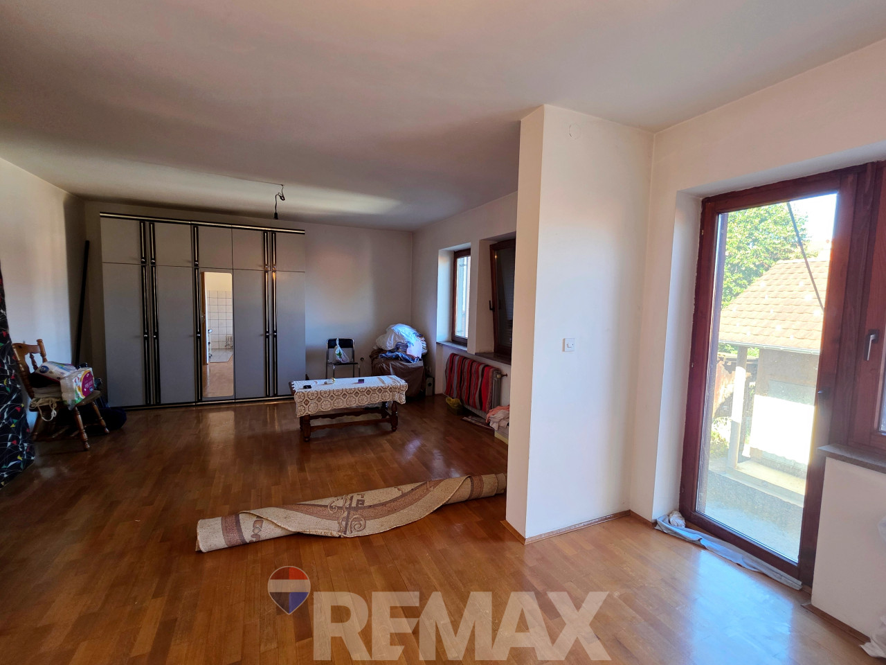 Porodična kuća 220m2 na Petrićevcu,pomoćni objekat,plac 283m2 8