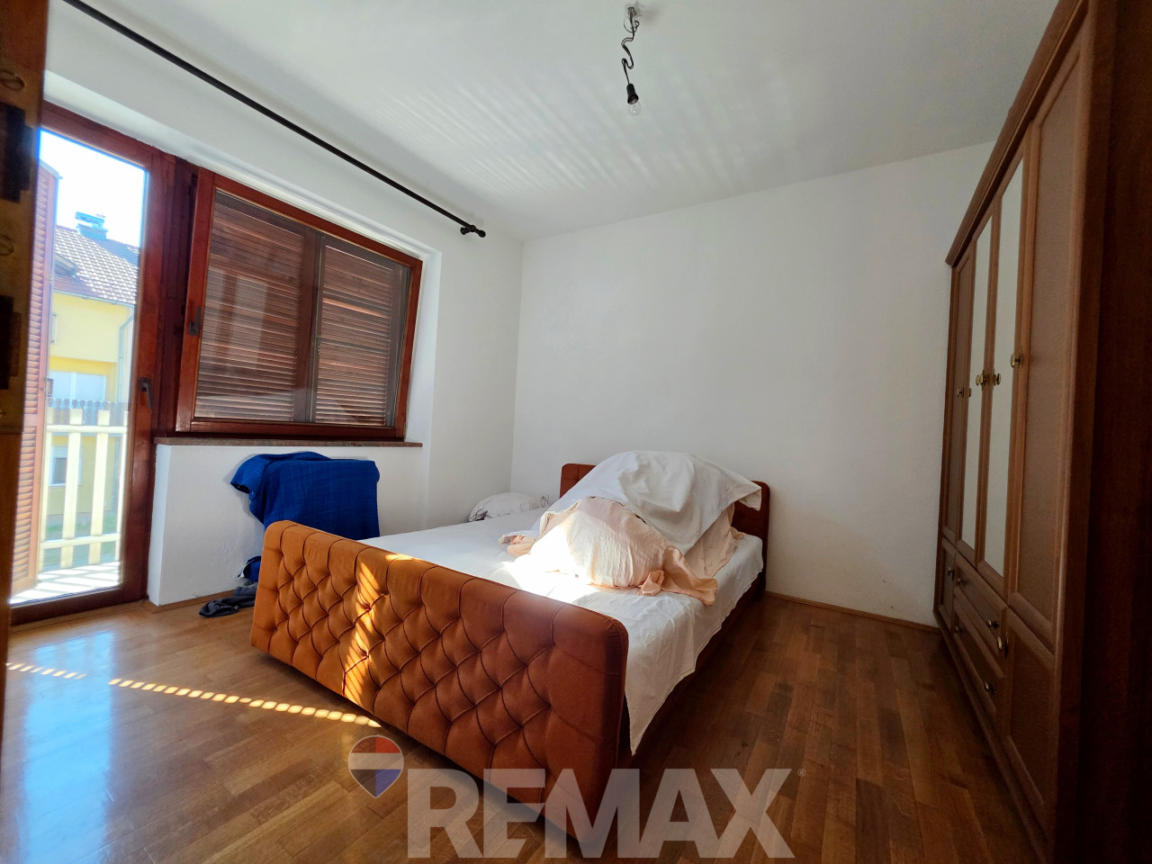 Porodična kuća 220m2 na Petrićevcu,pomoćni objekat,plac 283m2 12