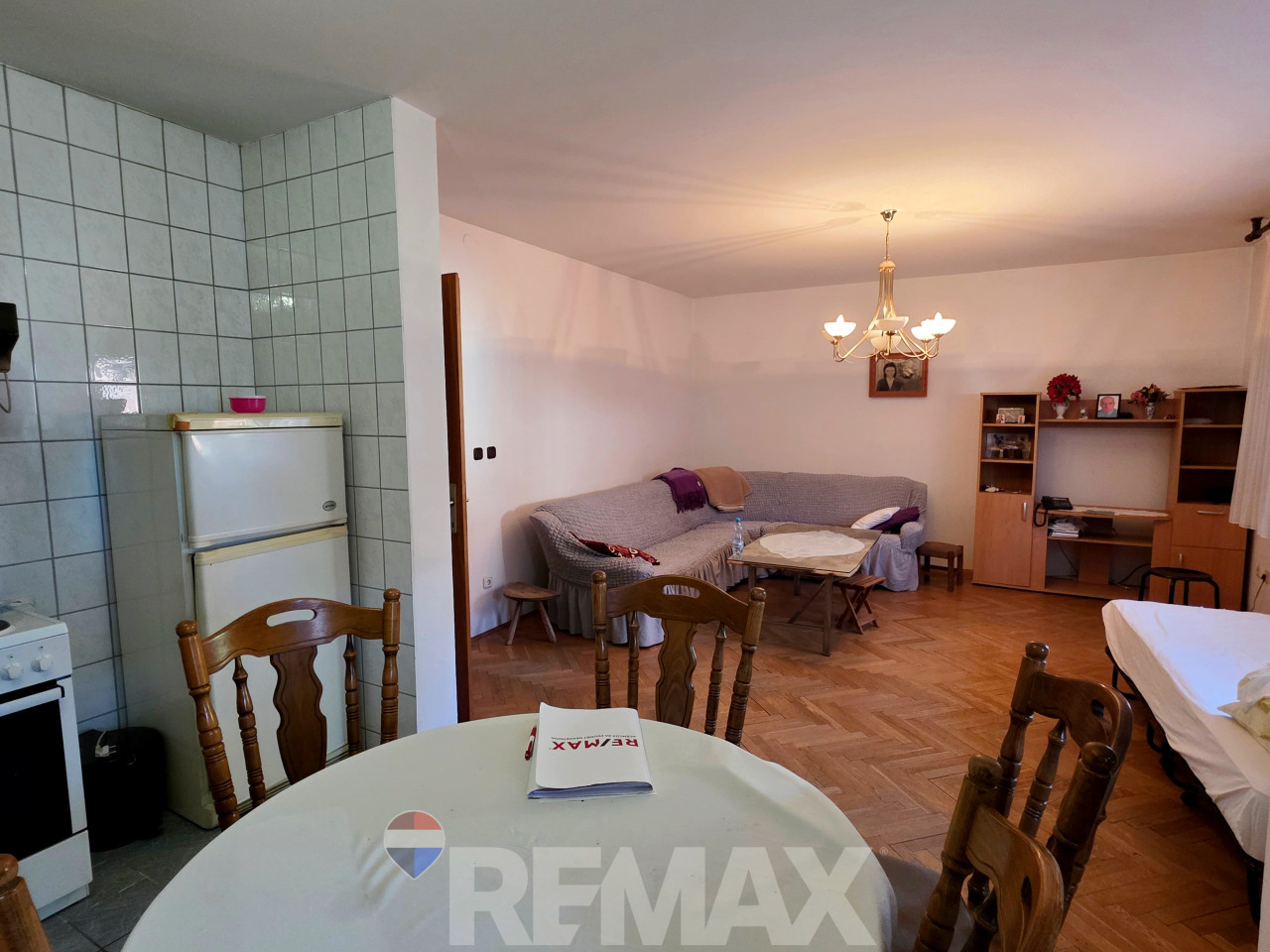 Porodična kuća 220m2 na Petrićevcu,pomoćni objekat,plac 283m2 14