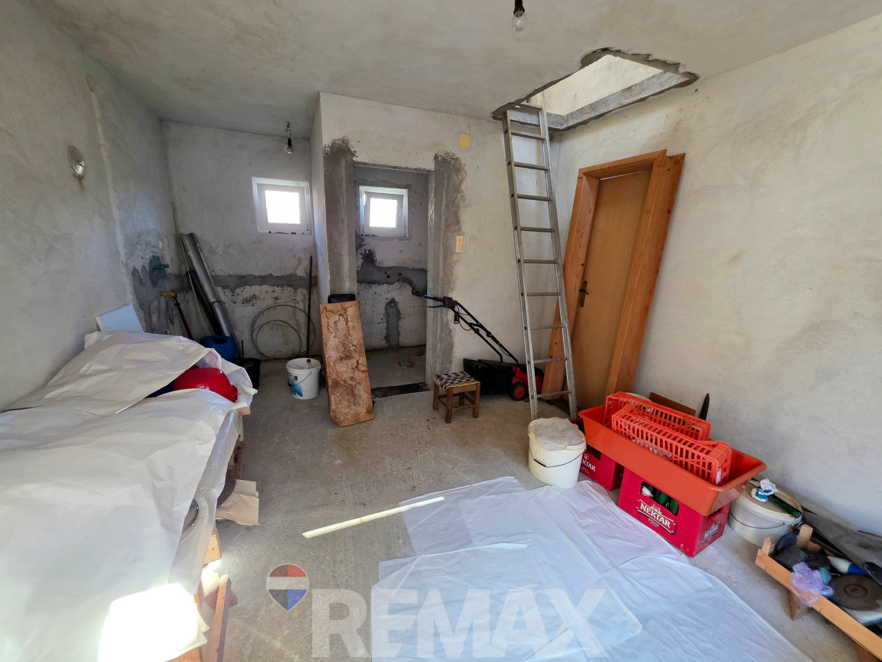 Porodična kuća 220m2 na Petrićevcu,pomoćni objekat,plac 283m2 26