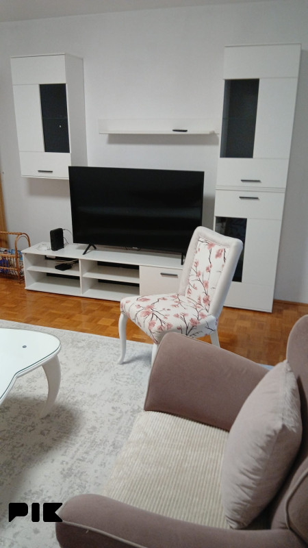 Moderan dvosoban stan Grbavica 60m2 [ IZNAJMLJIVANJE ]