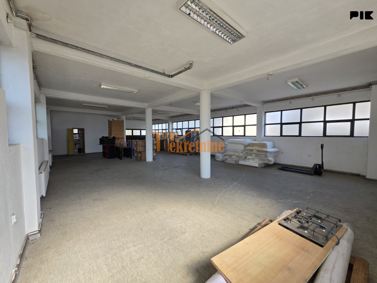 Poslovni objekat (hala) 165 m2 - Trn 5