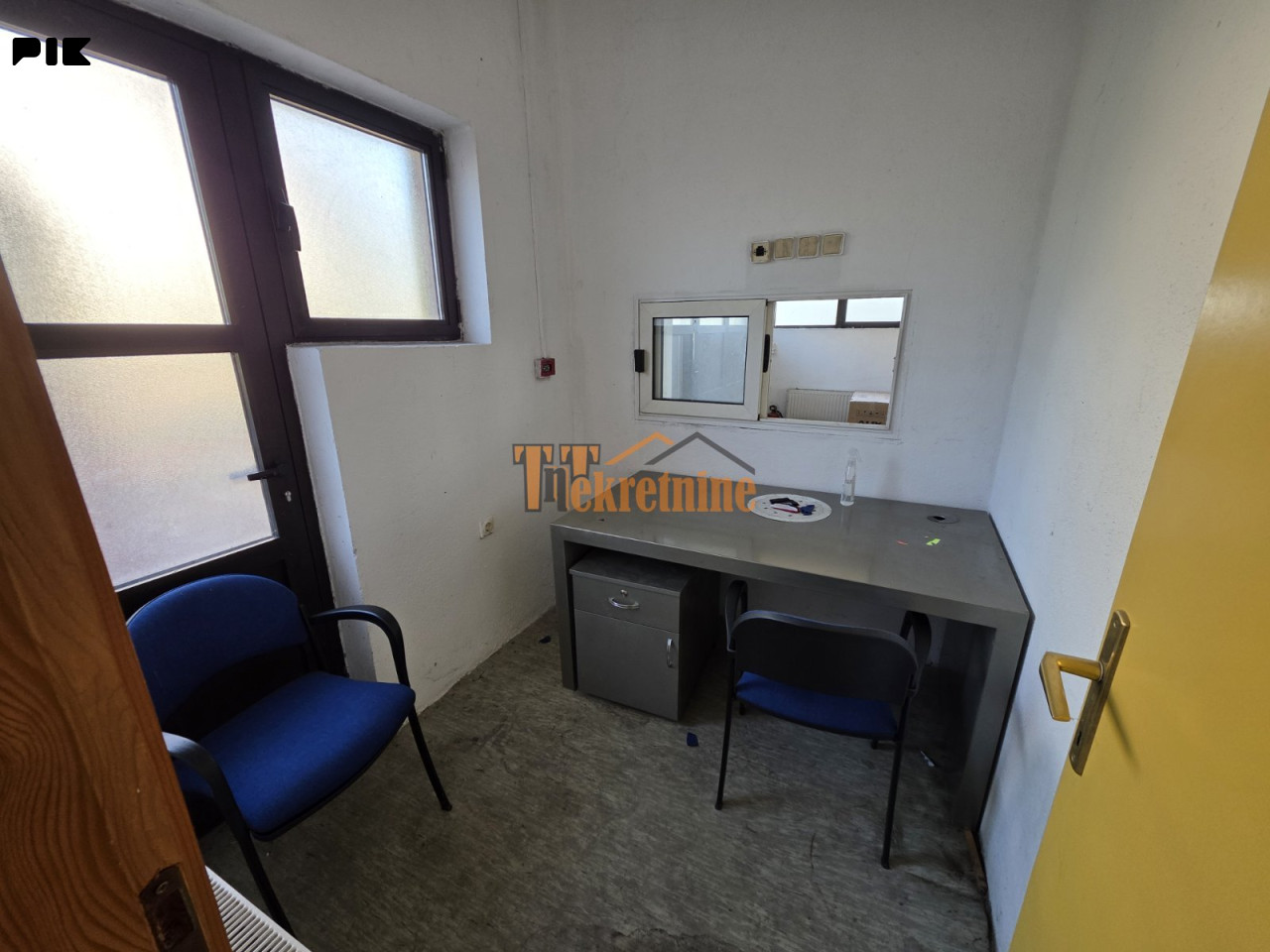Poslovni objekat (hala) 165 m2 - Trn 7