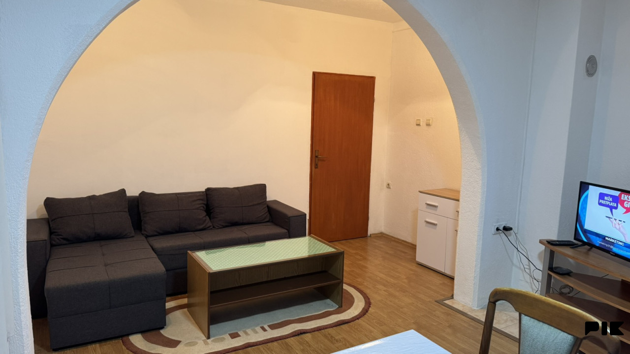 Iznajmljujem stan 40 m2, Režije uračunate 3
