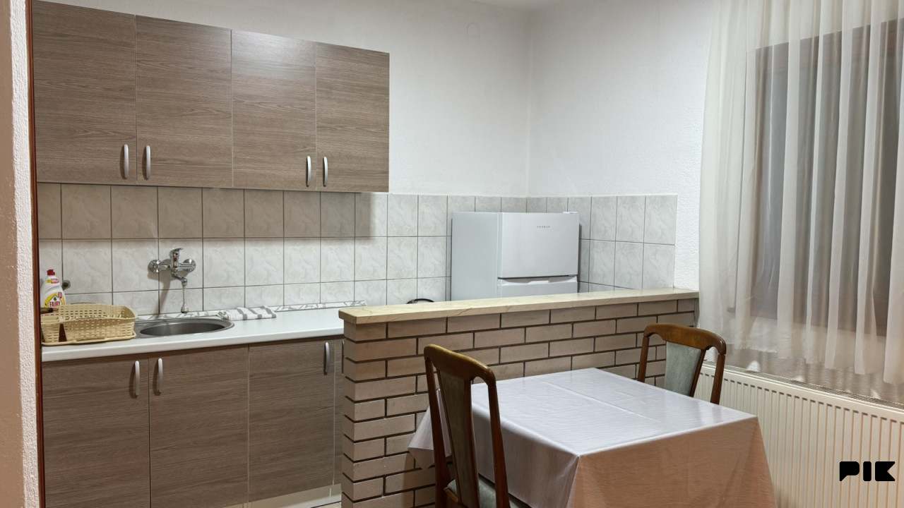 Iznajmljujem stan 40 m2, Režije uračunate 4