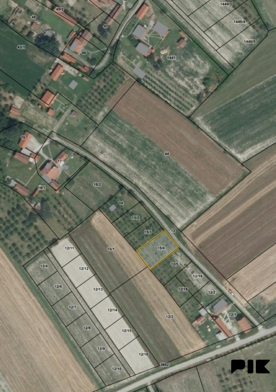 Zemljište Bijeljina, selo Kovačići. 656 m2. Može zamjena za auto! 3