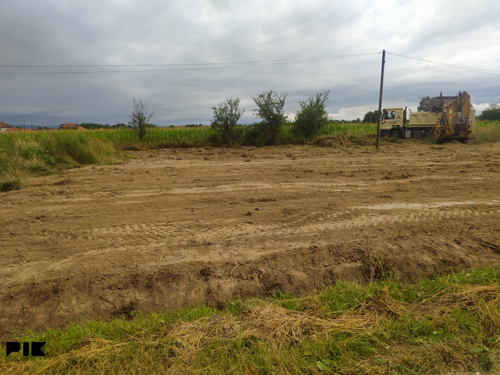 Zemljište Bijeljina, selo Kovačići. 656 m2. Može zamjena za auto!