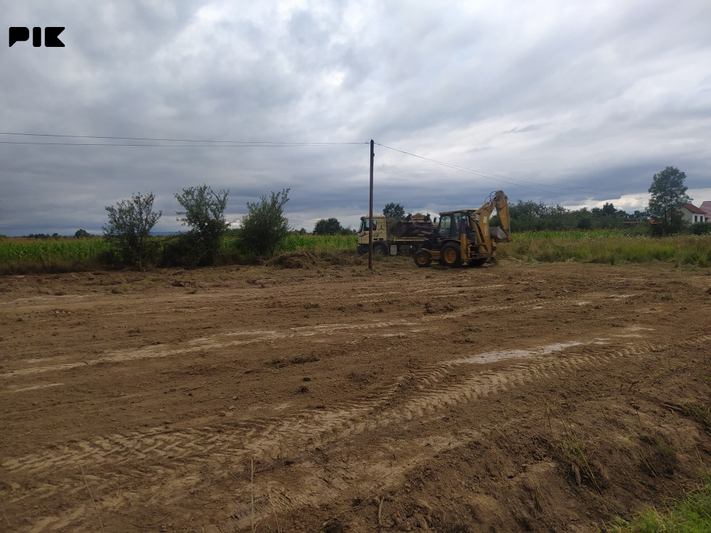 Zemljište Bijeljina, selo Kovačići. 656 m2. Može zamjena za auto! 2