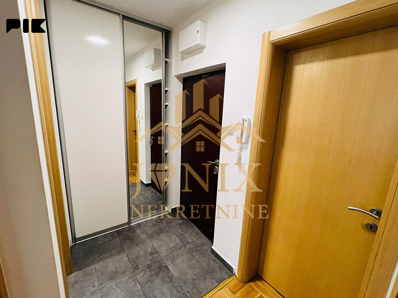 NAJAM trosoban stan i garažno mjesto Banja Luka 55 m2 7