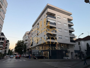 NAJAM trosoban stan i garažno mjesto Banja Luka 55 m2