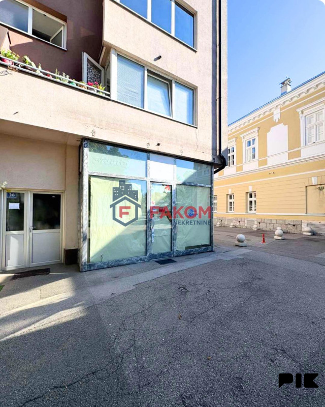 Iznajmljuje se poslovni prostor na atraktivnoj lokaciji, Centar 12
