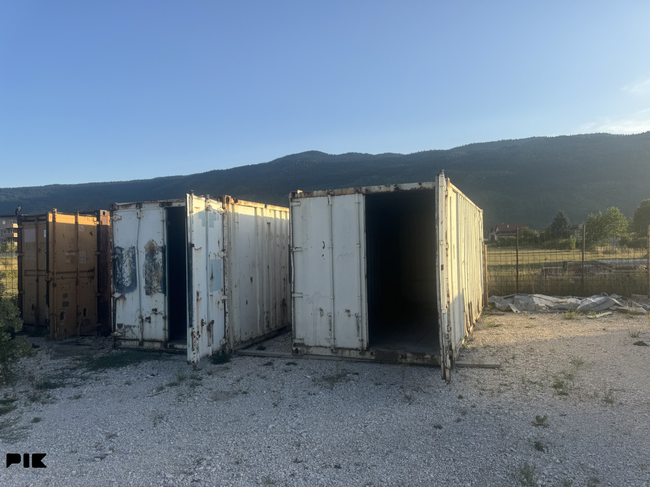 TERETNI KONTEJNER VISE KOMADA SA PREVZOM
