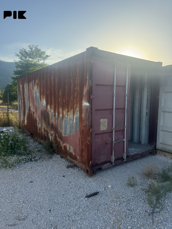 TERETNI KONTEJNER VISE KOMADA SA PREVZOM 5