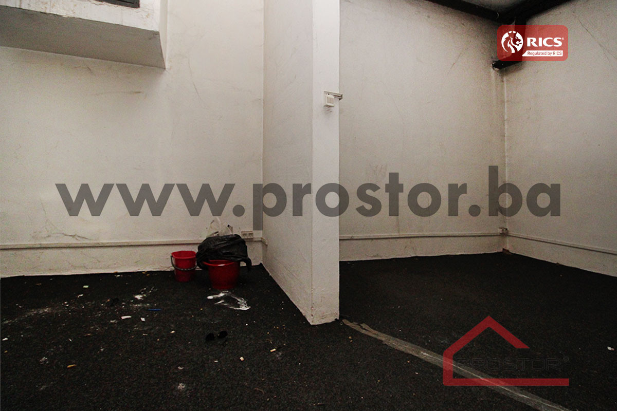 PROSTOR izdaje: Poslovni prostor, 58m2, Breka 8