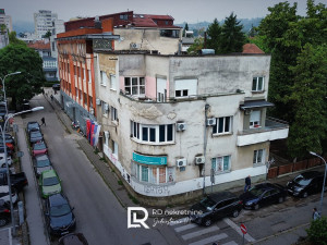 For sale, a three-room apartment in the strict center, 68m2