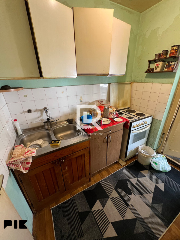 Na prodaju dvosoban stan u strogom centru 58 m2 7