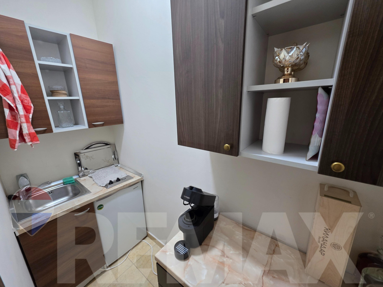 Odličan kancelarijski prostor 79m2 u Centru 13