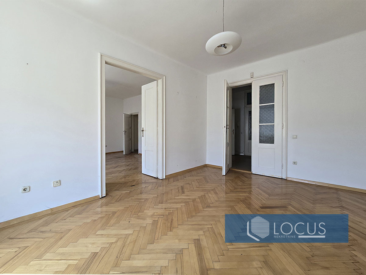 LOCUS: Trosoban stan 136m2, ul. Karpuzova, Stari Grad 7