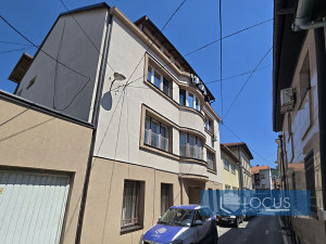LOCUS: Trosoban stan 136m2, ul. Karpuzova, Stari Grad