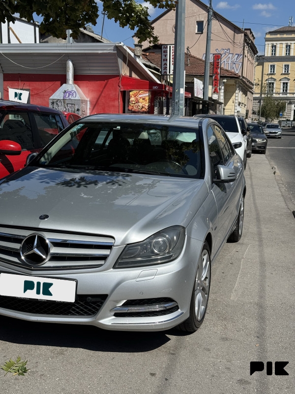 Mercedes-Benz C 220