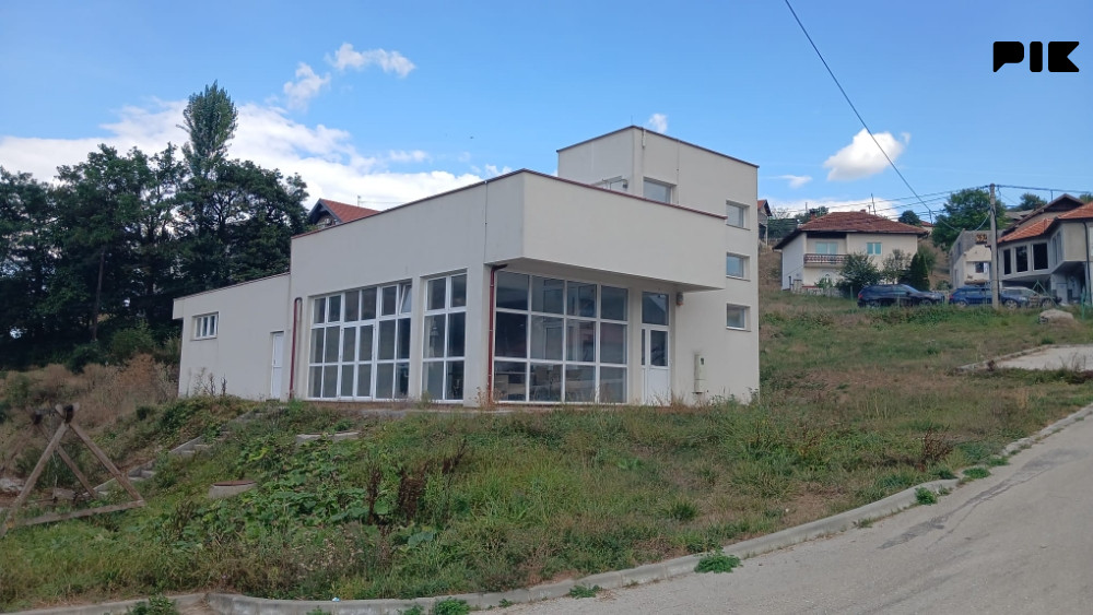 Prodajem višenamjenski poslovni prostor 3