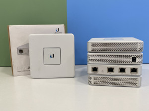 Ubiquiti Networks UniFi USG Security Gateway / 6 na stanju