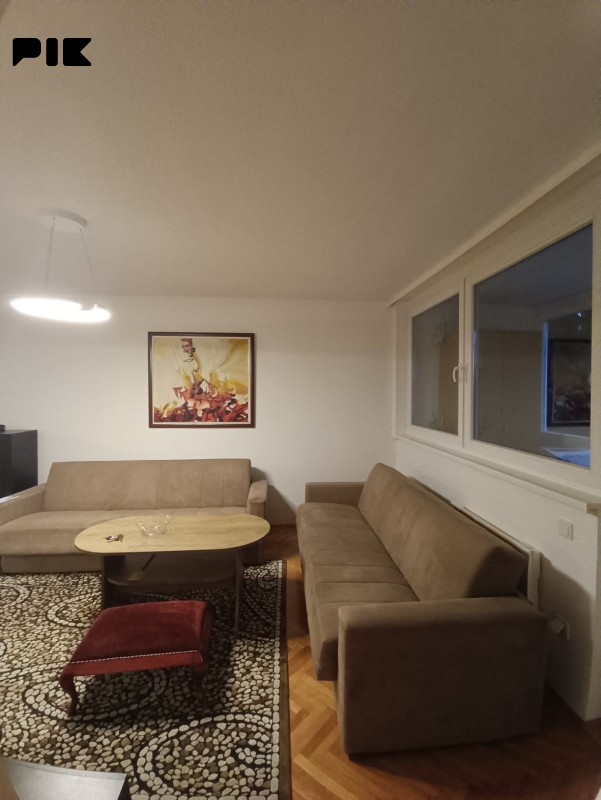 Izdajem renoviran i opremljen stan 40m2, Kosevsko Brdo 2