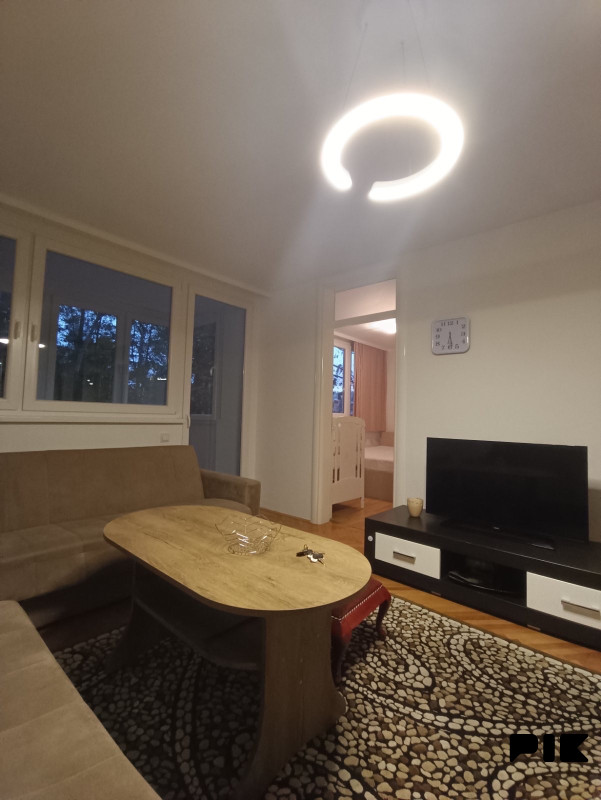 Izdajem renoviran i opremljen stan 40m2, Kosevsko Brdo 3